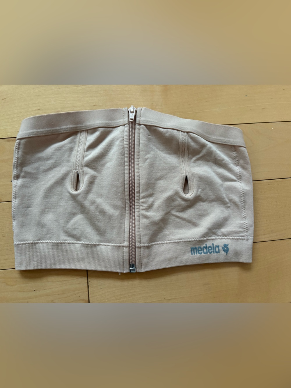 Medela Hands Free Pumping Bra in Nude